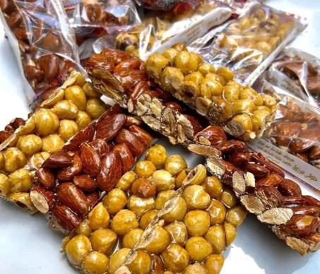 نوجا بالمكسرات