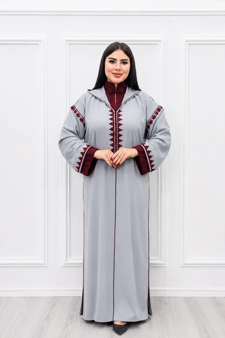 جلابة مغربية راقية بتصميم عصري