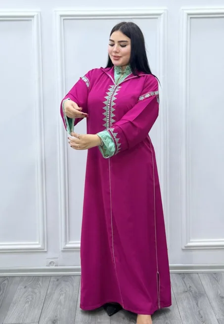 جلابة مغربية راقية بتصميم عصري