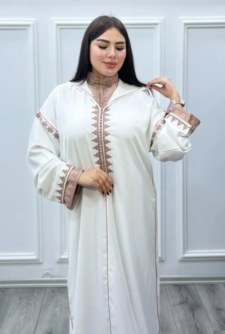جلابة مغربية راقية بتصميم عصري