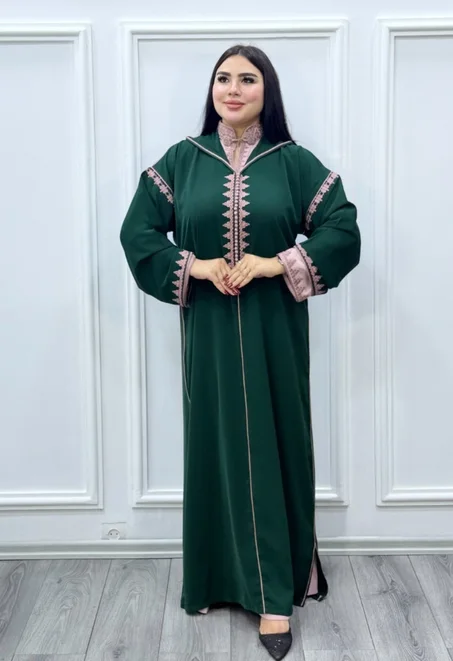 جلابة مغربية راقية بتصميم عصري