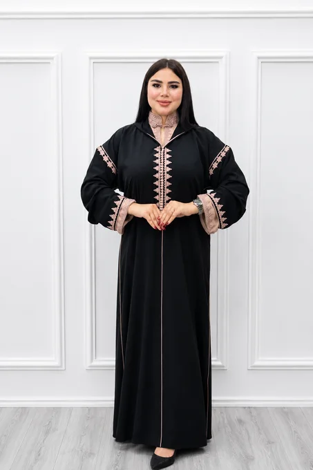 جلابة مغربية راقية بتصميم عصري