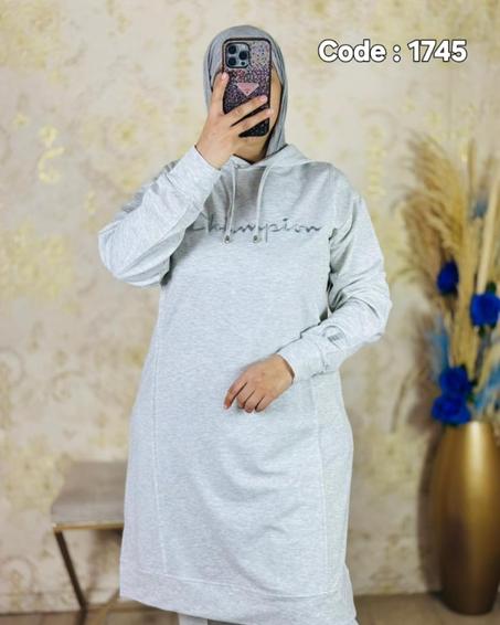 كيطمة بالسروال بطرزة Champion