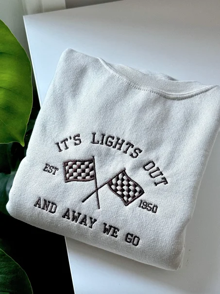 Sweat capuche de l'iconique parole de David Croft " It's lights out and away we go "