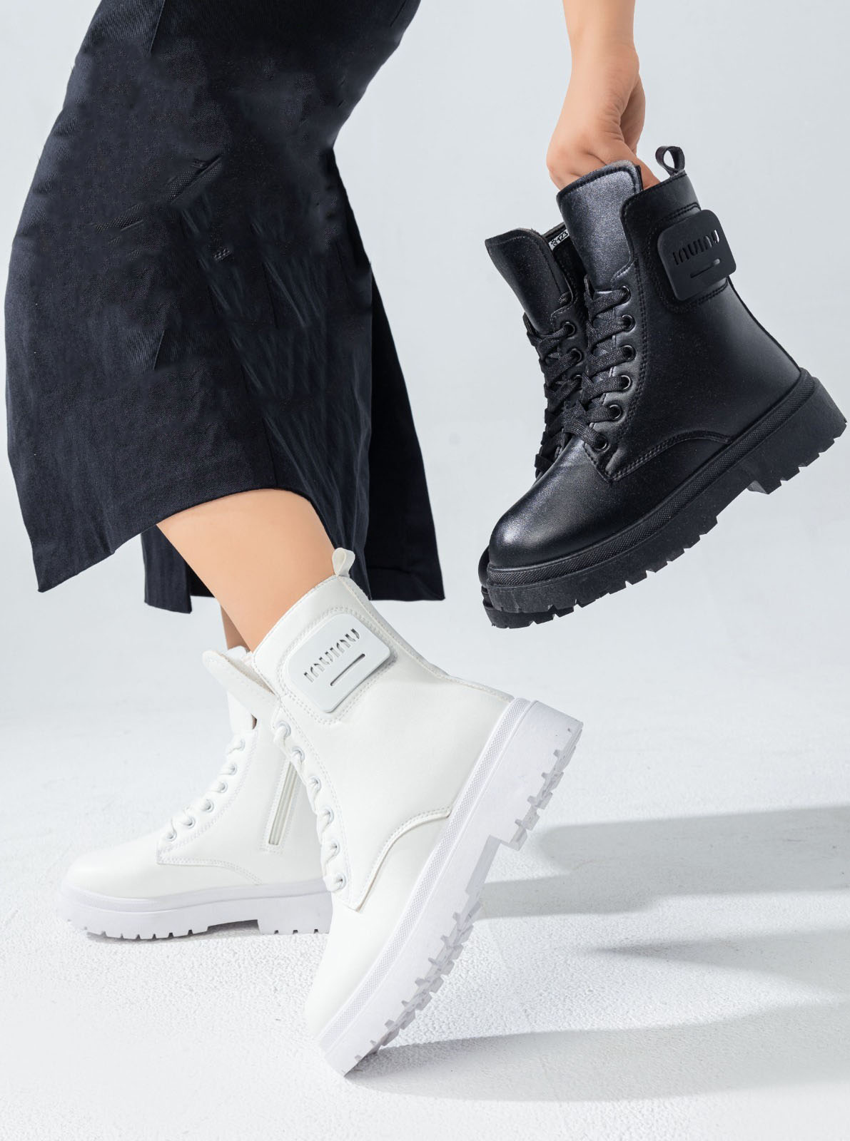 Elegant Women's Boot Shoe With A Modern Design