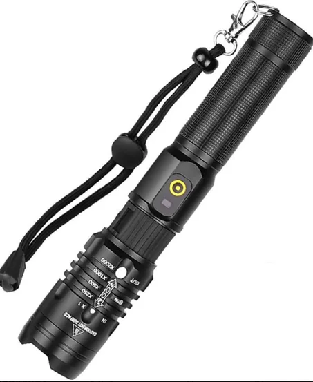 مصباح يدوي LED قوي