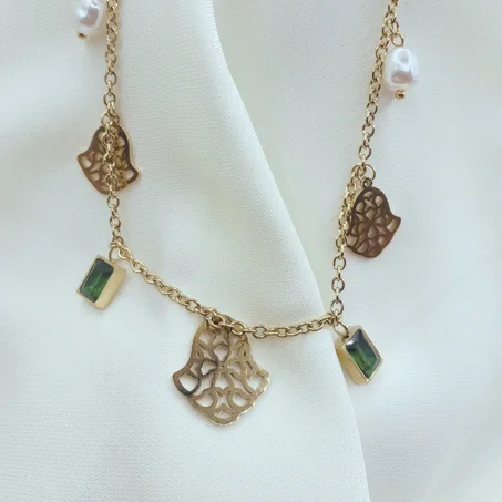 Ensemble mains et perles