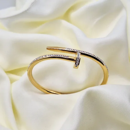 Bracelet à clous diamant