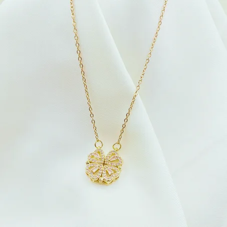 Collier pendentif trèfle