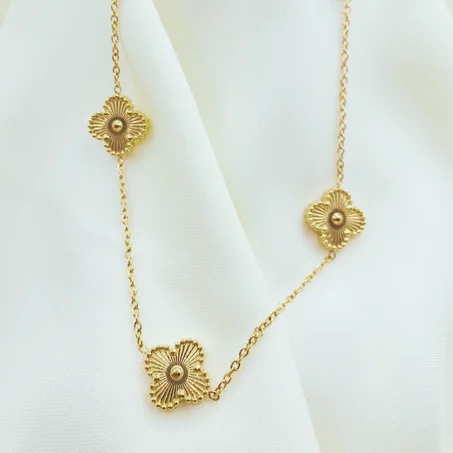 Collier trèfle doré