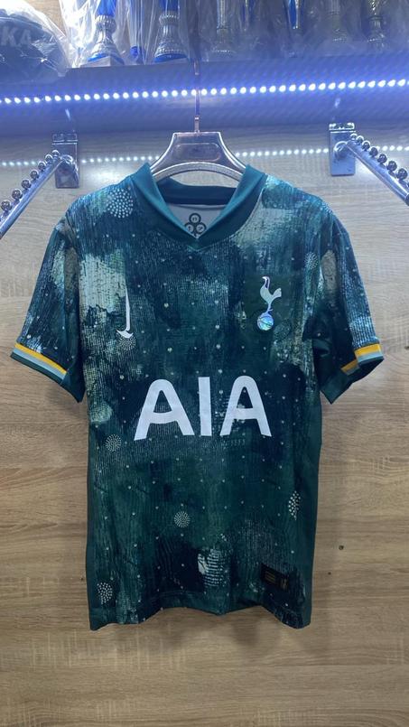 قميص توتنهام 2025