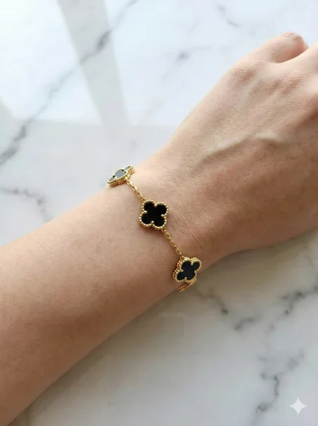 Charm Clover Bracelet
