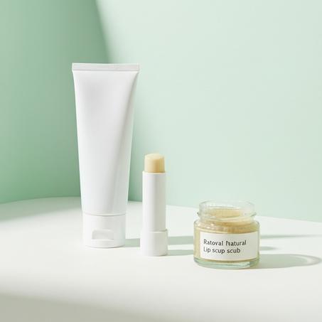 ابتسامتك  سرّ جمالك... حافظ عليها مع منتجاتنا الطبيعية