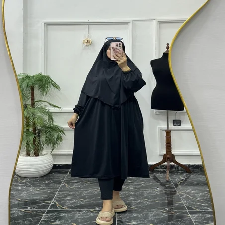 بوركيني بخمار أنيق وعصري