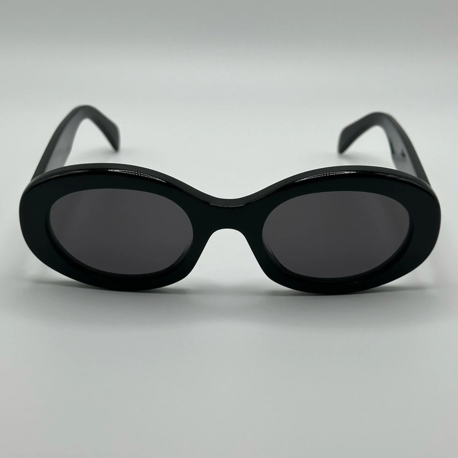 Triomphe 01 oval sunglasses black