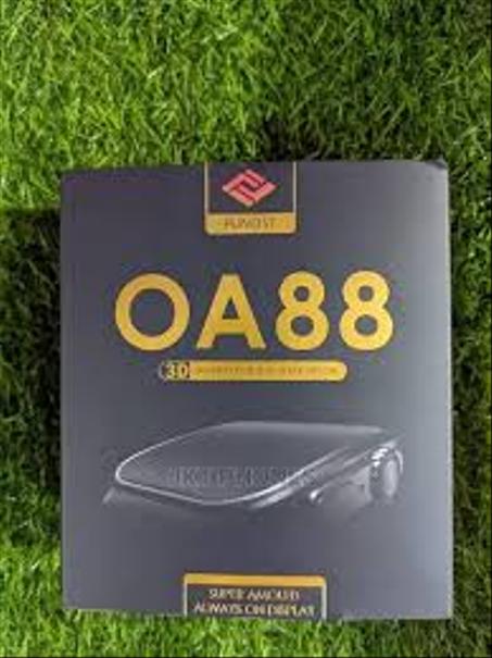 OA88 Smartwatch 1,96 pouces AMOLED Ultra Clear Screen 3D Conception de surface flexible