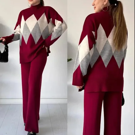 طقم ملابس محبوكة بنمط ماسي