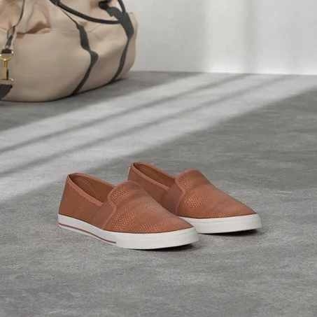 لورين باي رالف لورين جيني حذاء رياضي للنساء