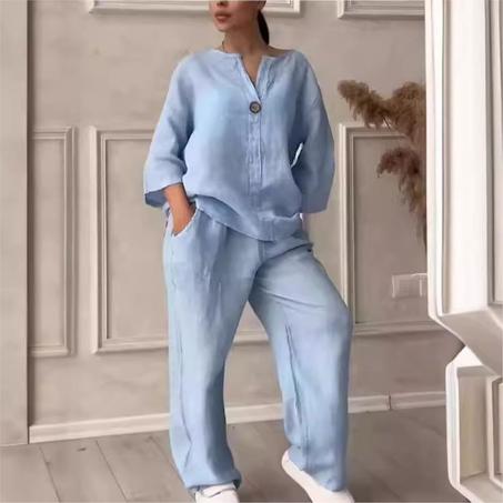 اطلالة أورا الصيفية المزينة بزر