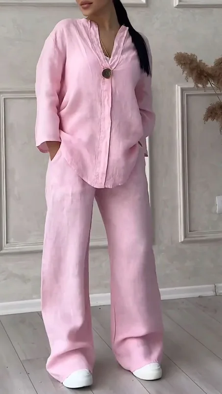 اطلالة أورا الصيفية المزينة بزر