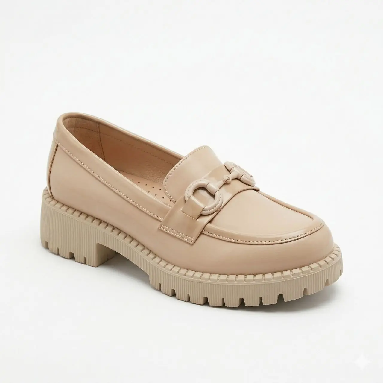 حذاء جلد نسائي أنيق