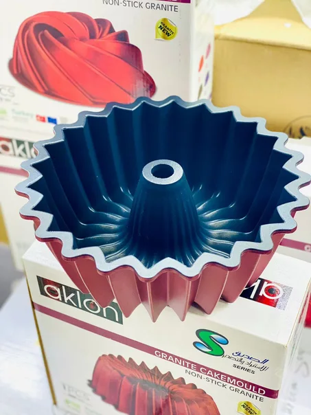 قالب حلويات جرانيت باللون الوردي