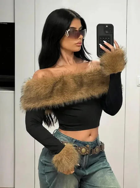 Crop Top Tendance Fourrure et Épaules Dénudées