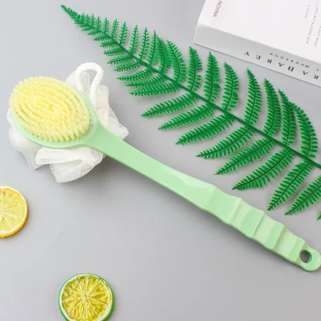 🛁 Brosse de bain à long manche avec éponge intégrée
