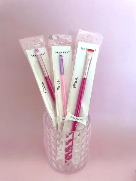 3 pinceaux maquillage professionnelle