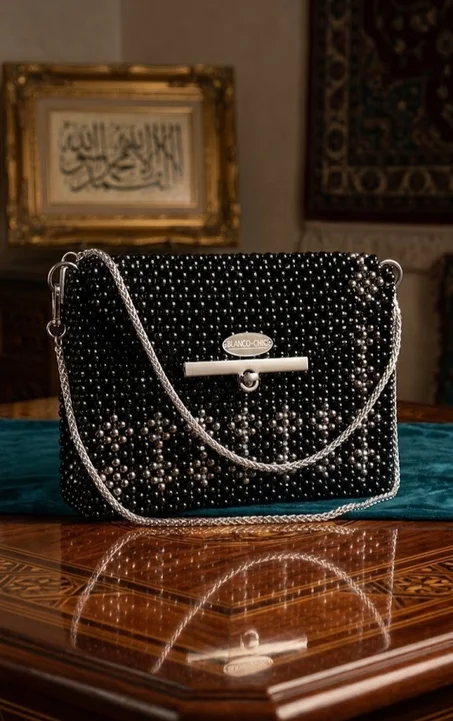 حقيبة "بلانكو شيك" الأنيقة المصنوعة يدوياً باللون الأسود