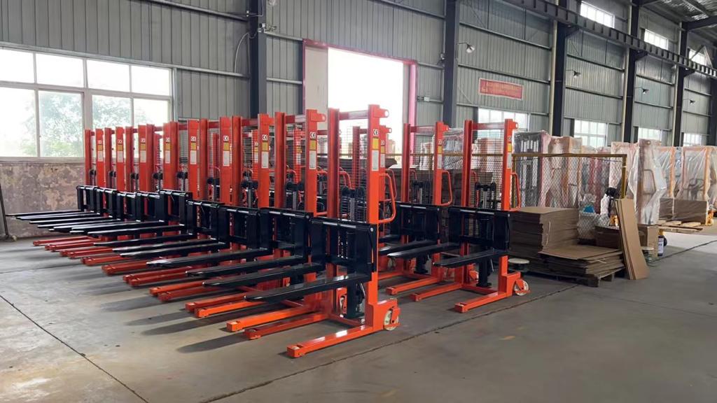 GERBEUR MANUEL LEVEE 3 M /1.5 TONNE