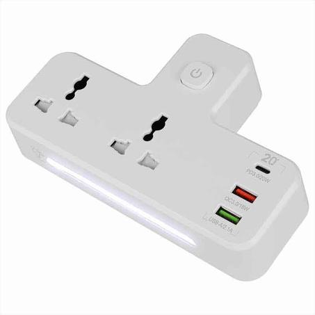 مقبس طاقة كهربائي عصري متعدد المداخل, فيه شاحنين هاتف من نوع USB A و شاحن من نوع USB C,  مزود بأضائة ليلية تشتغل باللمس