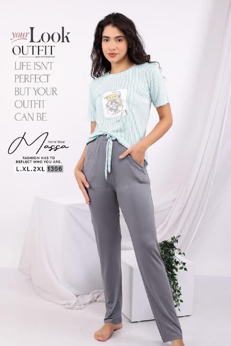 مع طقم MASSA Home Wear الجديد، الراحة تلتقي بالأناقة لتبتكري "Your Look Outfit" المثالي لكل يوم. هذا الطقم الأنيق والعملي سيجعلكِ تشعرين بالتميز حتى في منزلك.