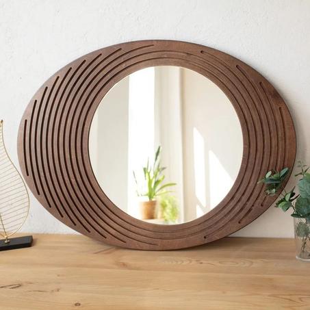 مرآة خشبية فاخرة بتصميم فني عصري