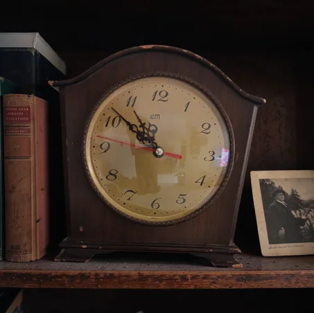 Pendule de table vintage – Allemagne (EJM)