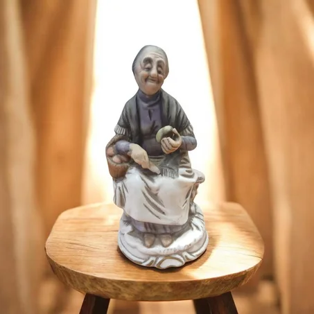 Figurine Grand-Mère Vintage