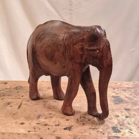 Sculpture d’éléphant en bois vintage