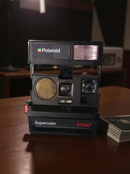 Polaroid Supercolor 670AF avec étui d’origine — Appareil photo instantané vintage