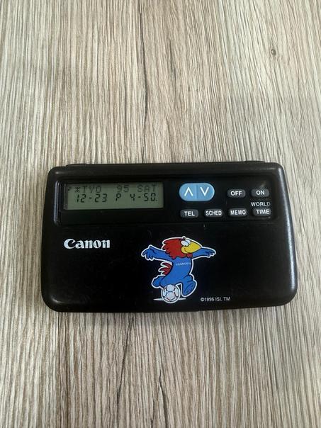 Organiseur électronique Canon – Édition spéciale Coupe du Monde 1998 Avec sticker officiel Footix