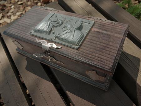 Boîte vintage "Caballeros Siglo XIII" – Style médiéval espagnol (années 1950-1970)