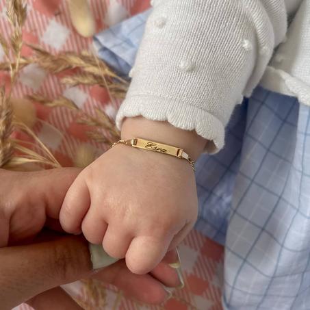 Coffret Bijou Naissance & Enfance – Gourmette Gravée Personnalisée