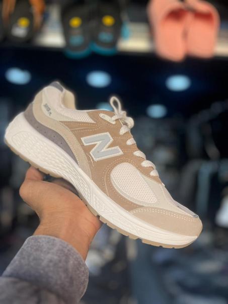 New Balance NB 2002R