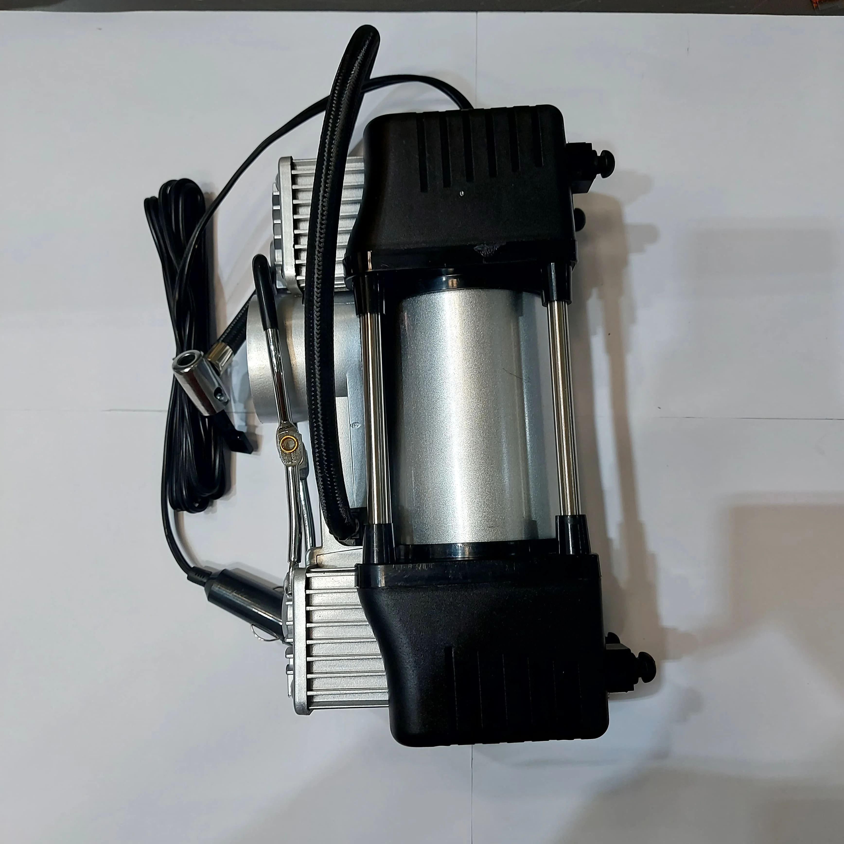 ماطور هواء لكفرات السيارة بقوة 288 واط