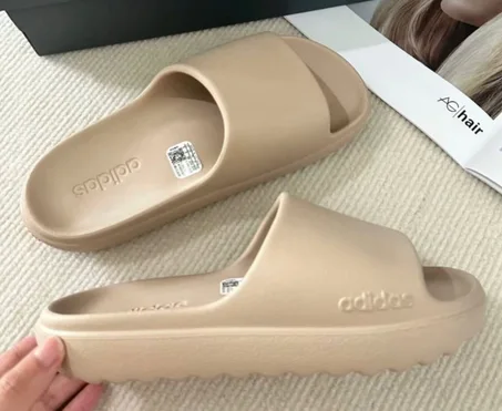 claquettes adidas Adilette Lumia original