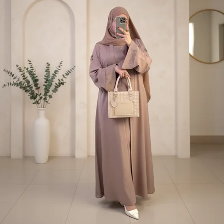 عباية أنيقة بلمسة راقية