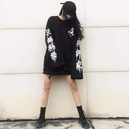 "CRITIC" LONG SLEEVE