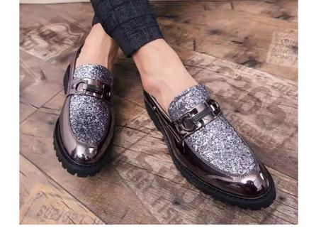 2024 automne nouvelle tendance décontractée affaires chaussures de travail supérieures lumineuses grande taille style britannique chaussures en cuir officielles pour hommes