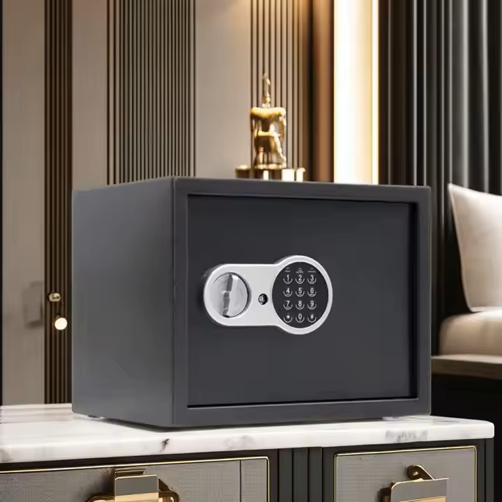 خزنة حديدية آمنة بكود ومفتاح 🔐