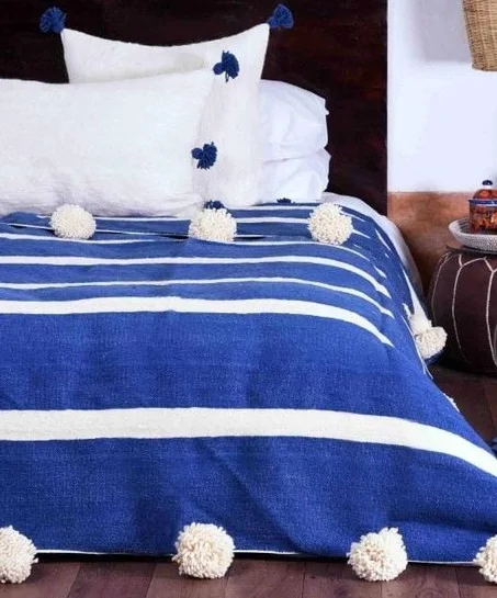 Plaid à pompon Bleu Roi Rayé en Blanc - Kasbah Élégance