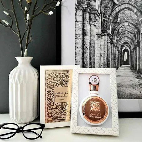 عطر فخر لطافة للنساء – عطر إماراتي أصلي ممتاز بثبات قوي، بديل عطر ليبر إيف سان لوران برائحة أنثوية فاخرة